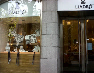Fabricacion decoracion para escaparates para tiendas marca Lladró